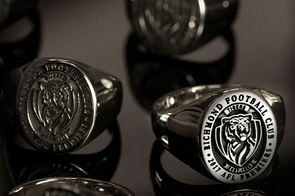 Logo Club & Fraternity Rings 