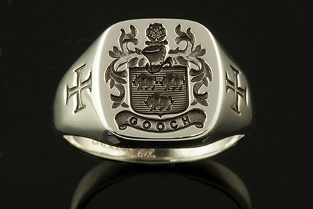 Gooch Family Name / Bespoke Arms / 'Show Engraving' / Oval 9ct