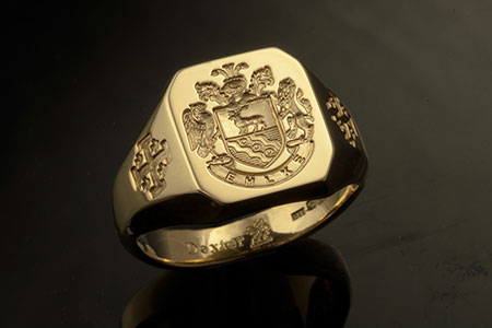 Ehlke Family Name / Habsburg Style Arms / 'Show Engraving' / Oval 14ct