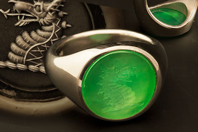 Platinum / Chrysoprase with Dragon Head Crest Ring