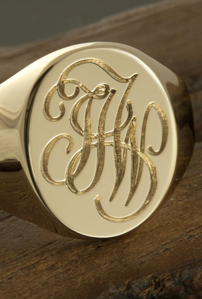 Monogramed Signet Ring - Script / Traditional