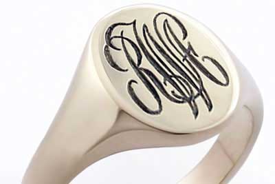 Monogramed Classic Oval Signet Ring - Script / Traditional