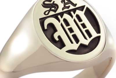 Monogramed Classic Oval Signet Ring - Old English / Elevated