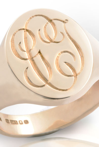 Monogramed Classic Oval Signet Ring - Script / Traditional