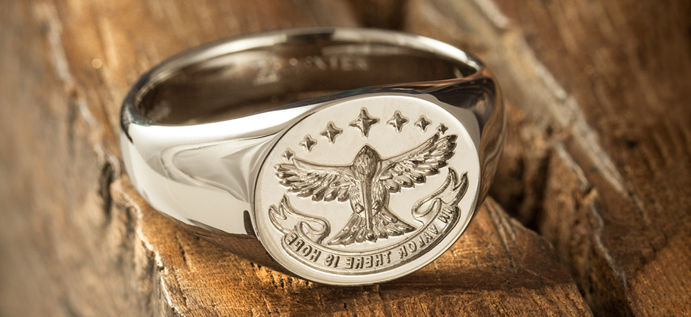 Kingfisher Reverse Oval Signet Ring Motto: In Hope There is Valor
