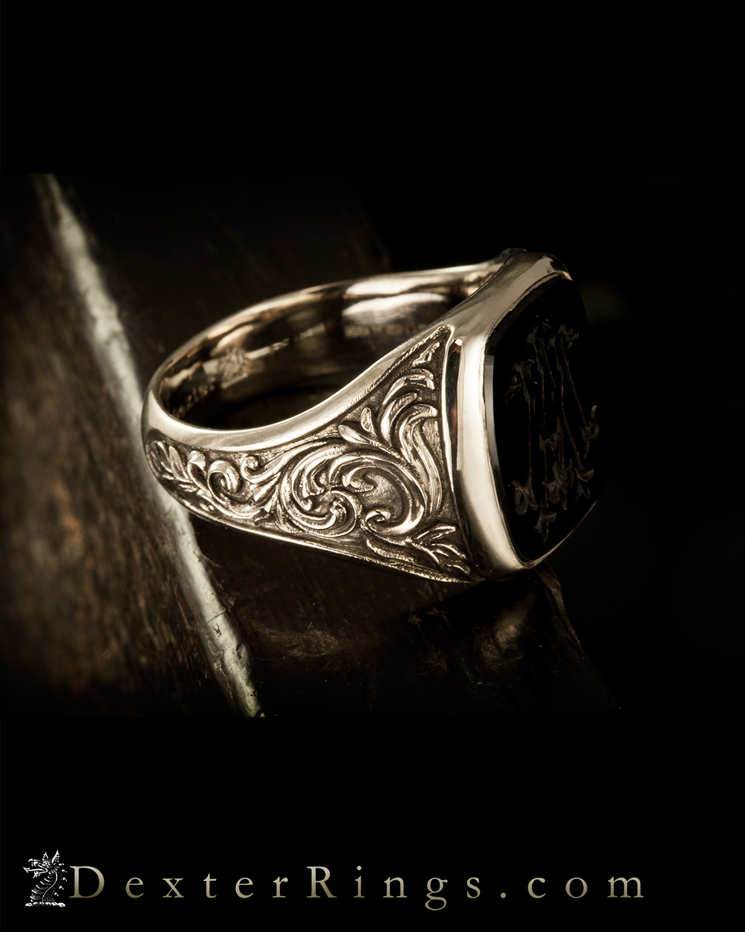 Hallmarked Sterling silver Crest / Monogram Traditional Signet Ring